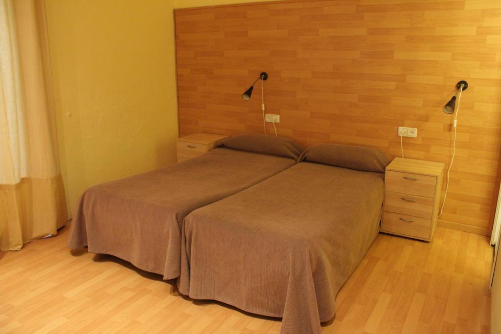 Habitación Doble con baño - 2 camas